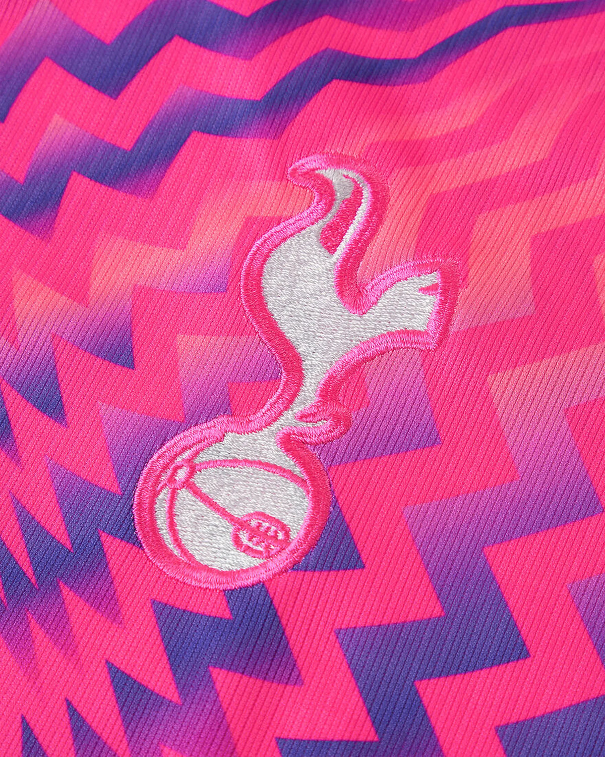 Tottenham 26-27 Goalkeeper Jersey - Detail