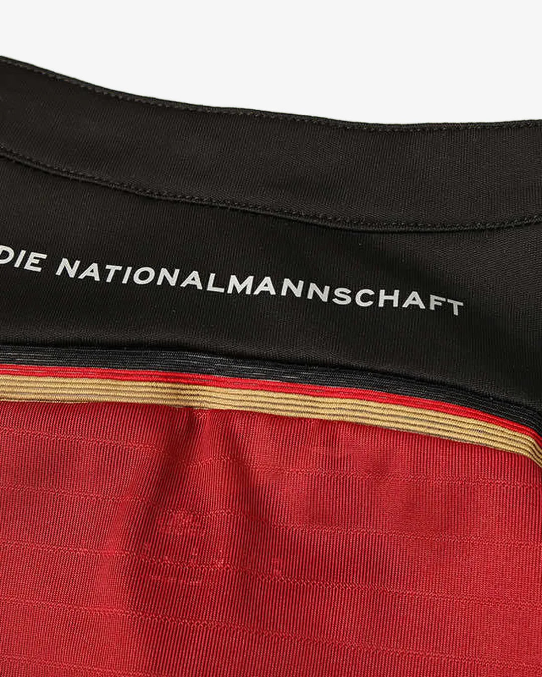 06-germany-2014-away-retro-jersey-detail-4.webp