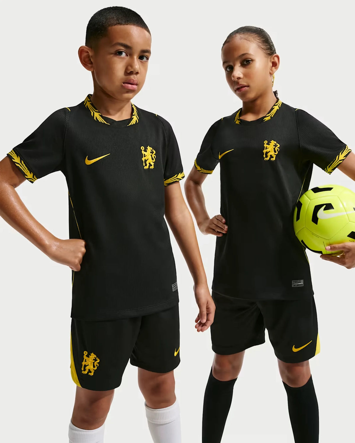 Chelsea 26-27 Away Kids Kit - Detail