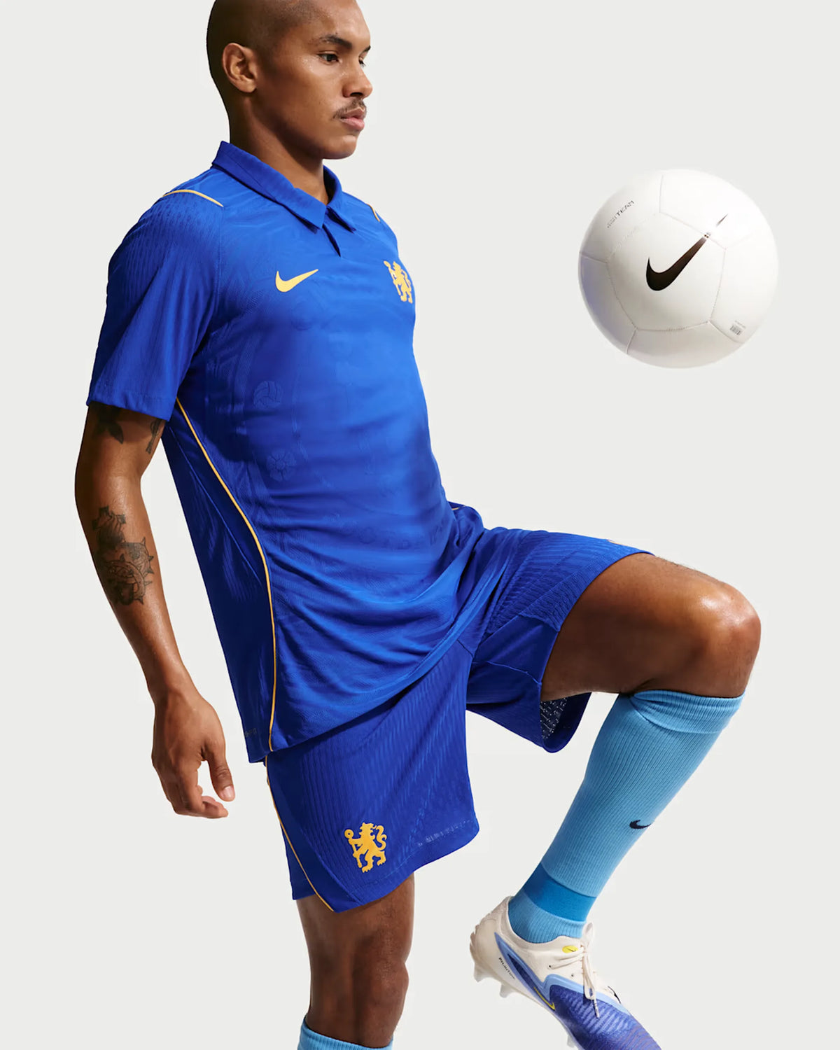 Chelsea 26-27 Player Version Home Jersey - Detail