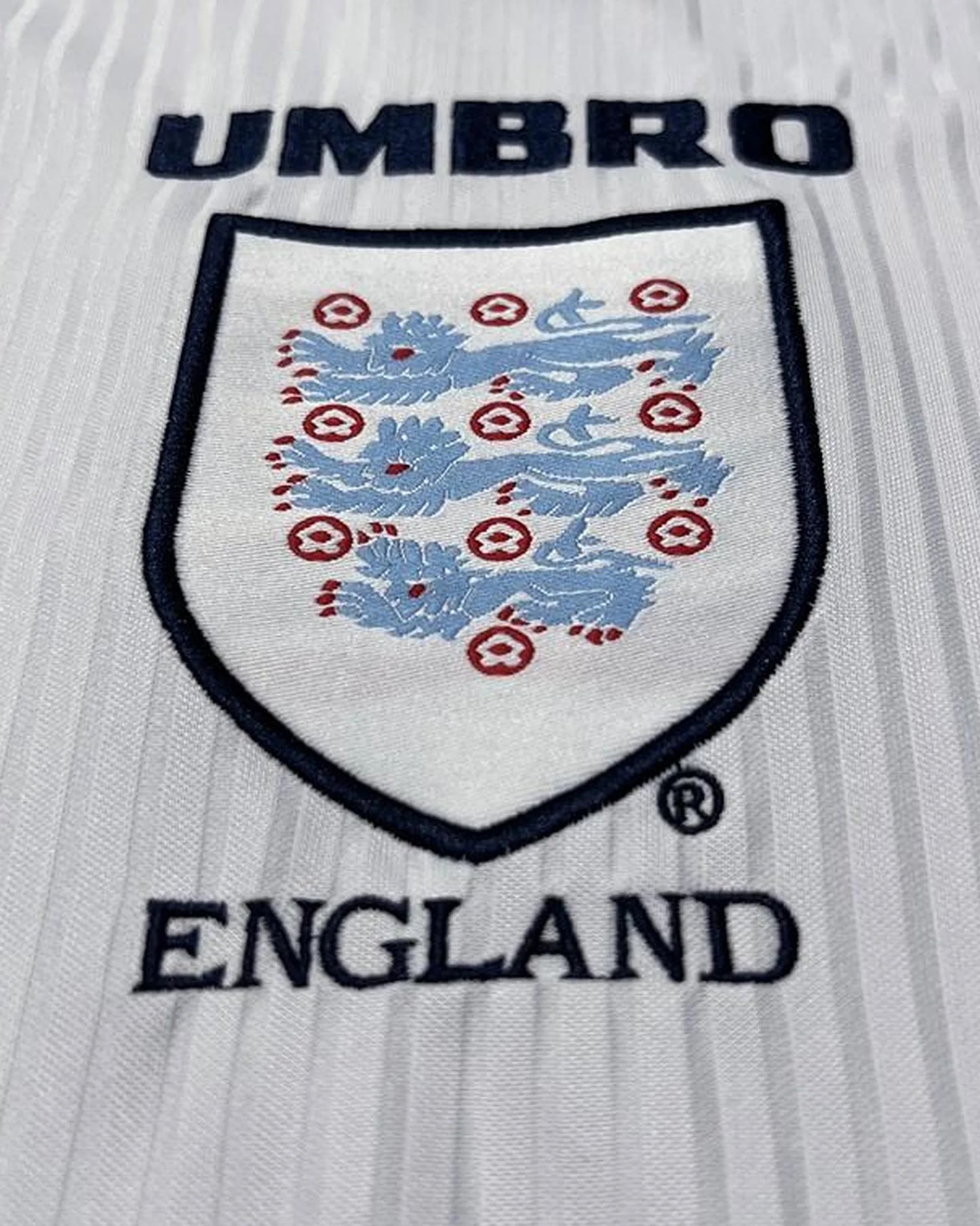England 1998 Retro Long Sleeve Home Jersey - Detail