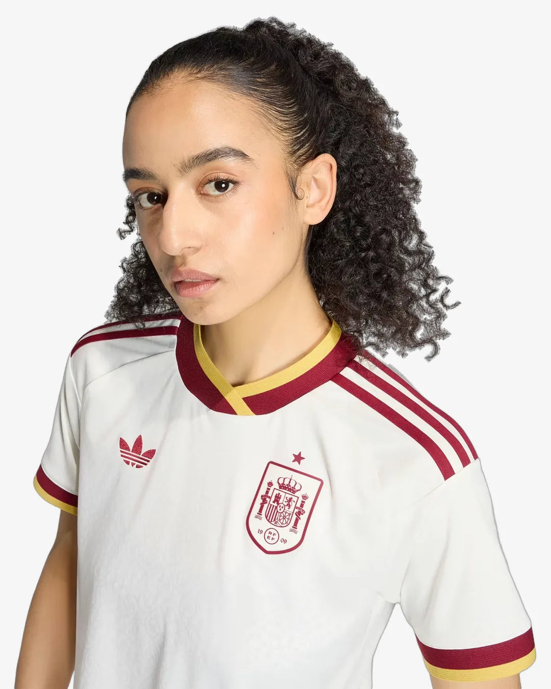 03-spain-2026-away-womens-jersey-front-2.webp