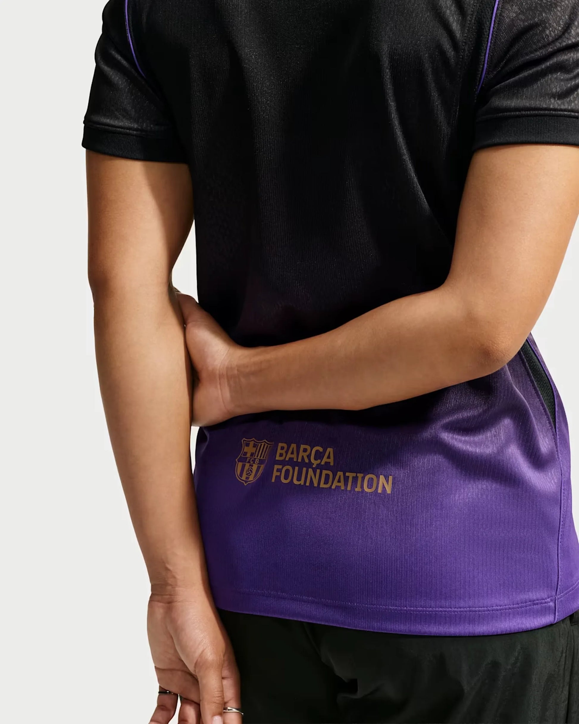 Barcelona 26-27 Away Women's Jersey - Detail
