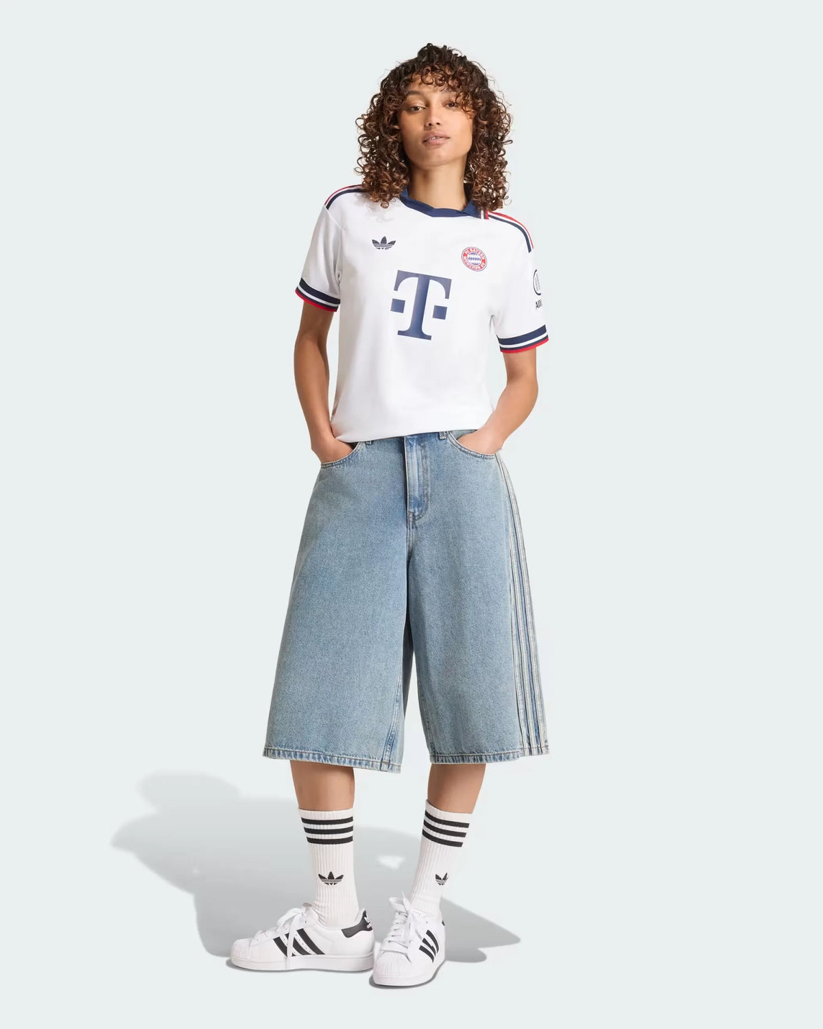 Bayern Munich 26-27 Away Women's Jersey - Detail
