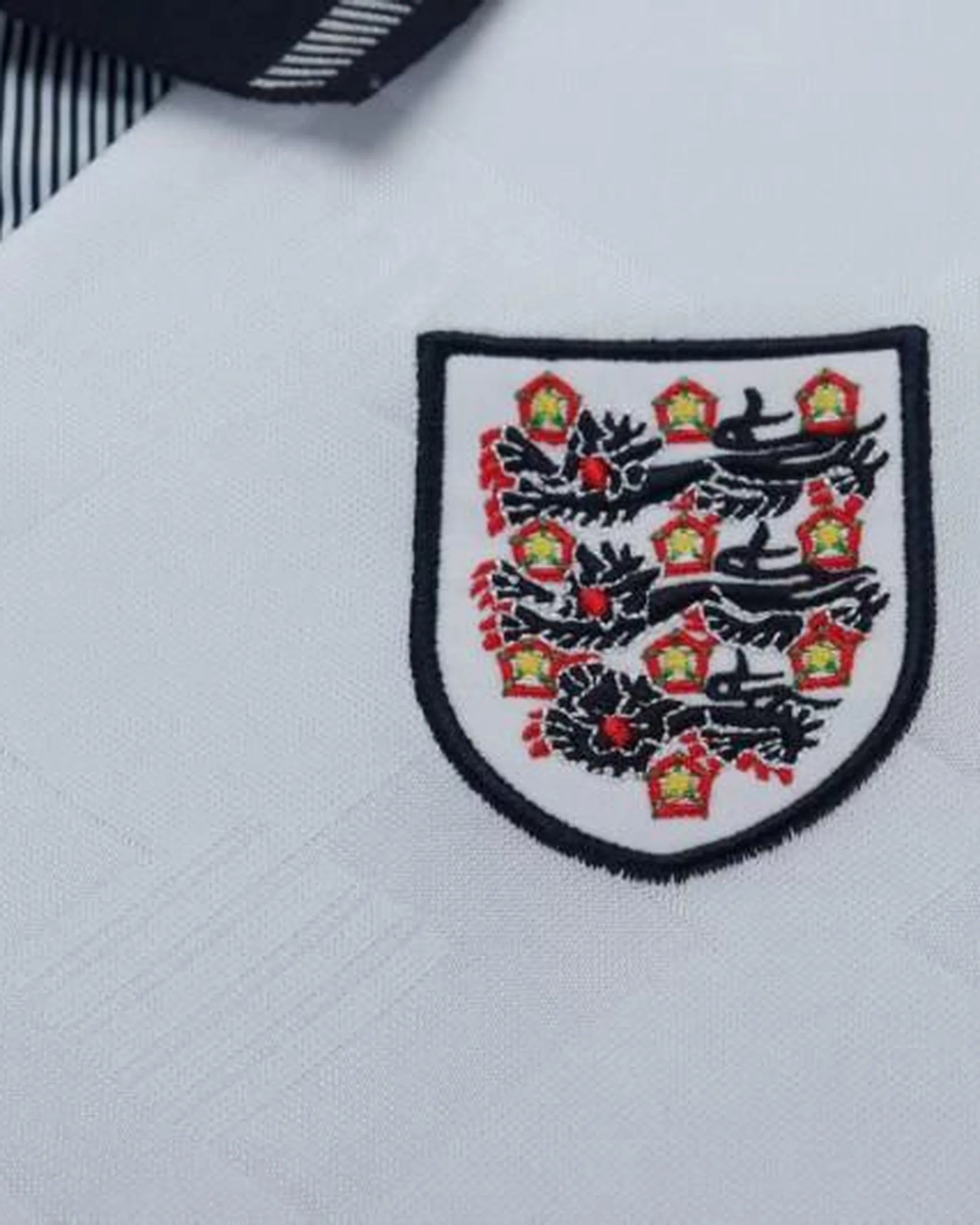 England 90-92 Retro Home Kids Kit - Detail