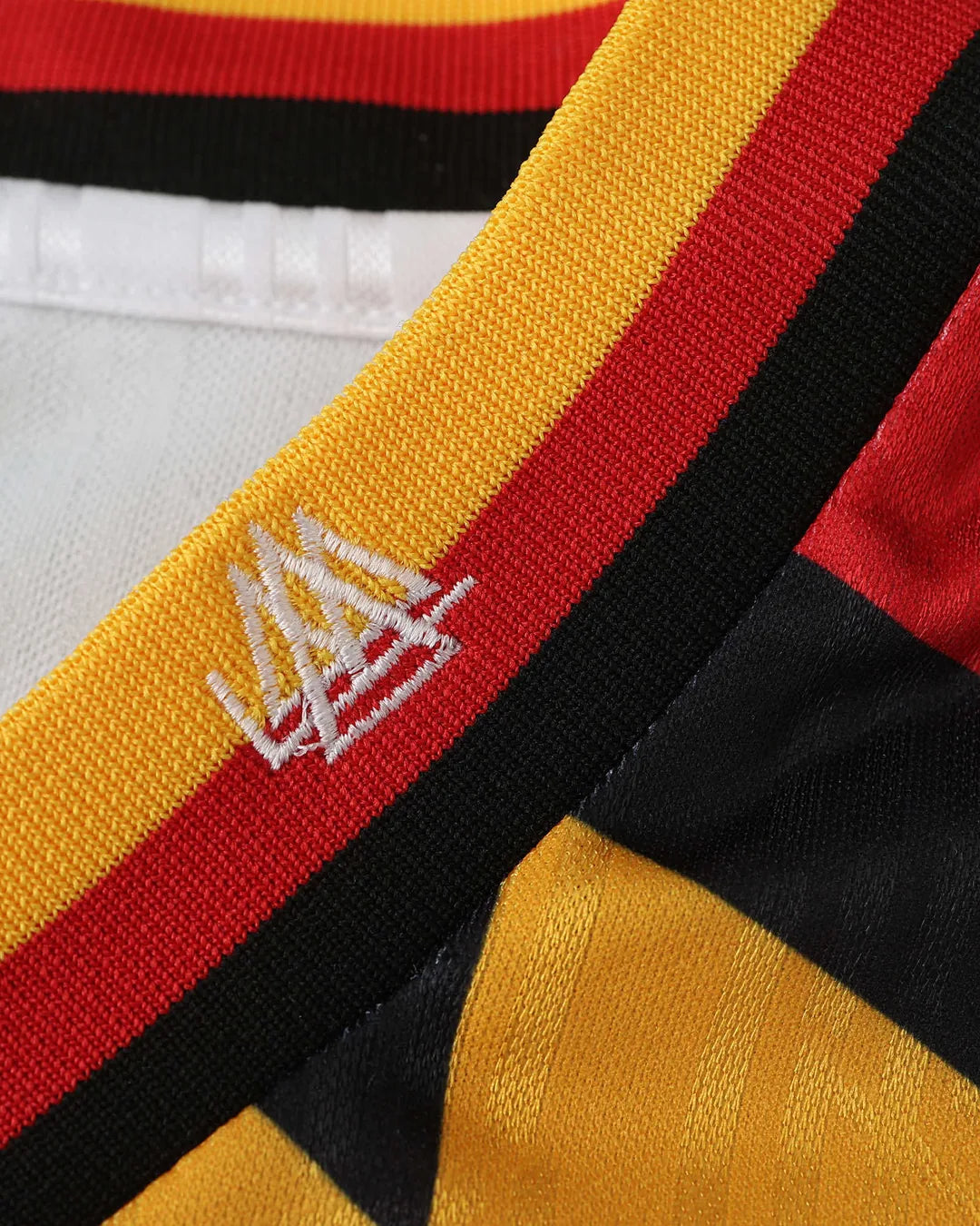 05-germany-1994-home-retro-jersey-detail-3.webp