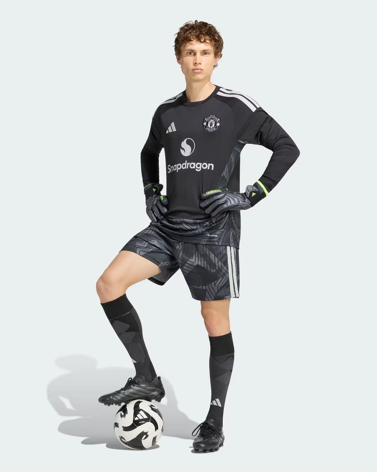 Manchester United 26-27 Long Sleeve Goalkeeper Jersey - Detail