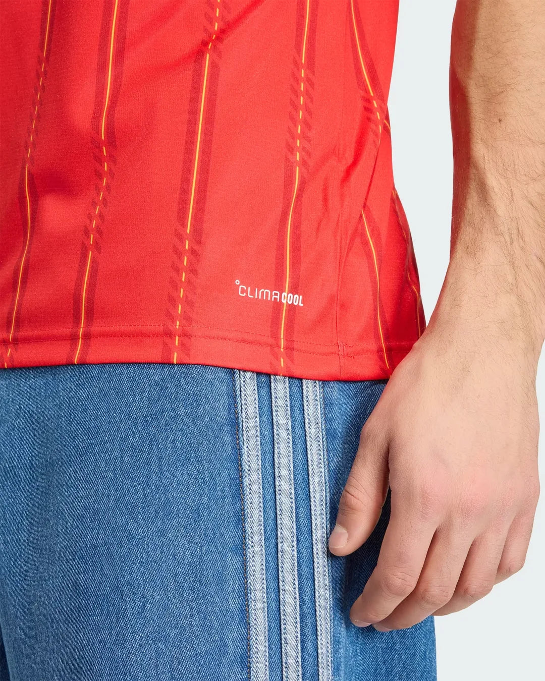 06-spain-2026-home-jersey-detail-1.webp