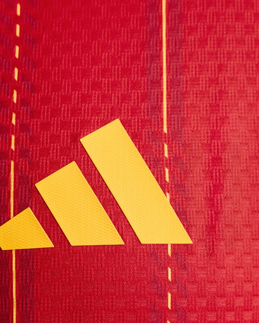 06-spain-2026-home-player-version-jersey-detail-1.webp