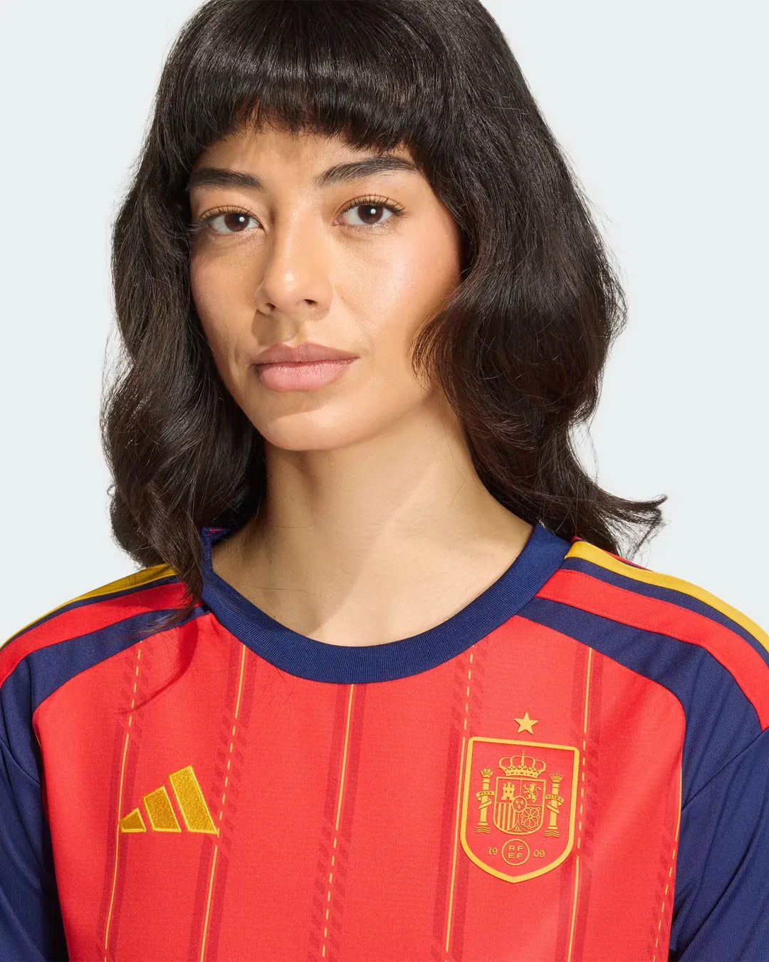 06-spain-2026-home-womens-jersey-detail-1.webp