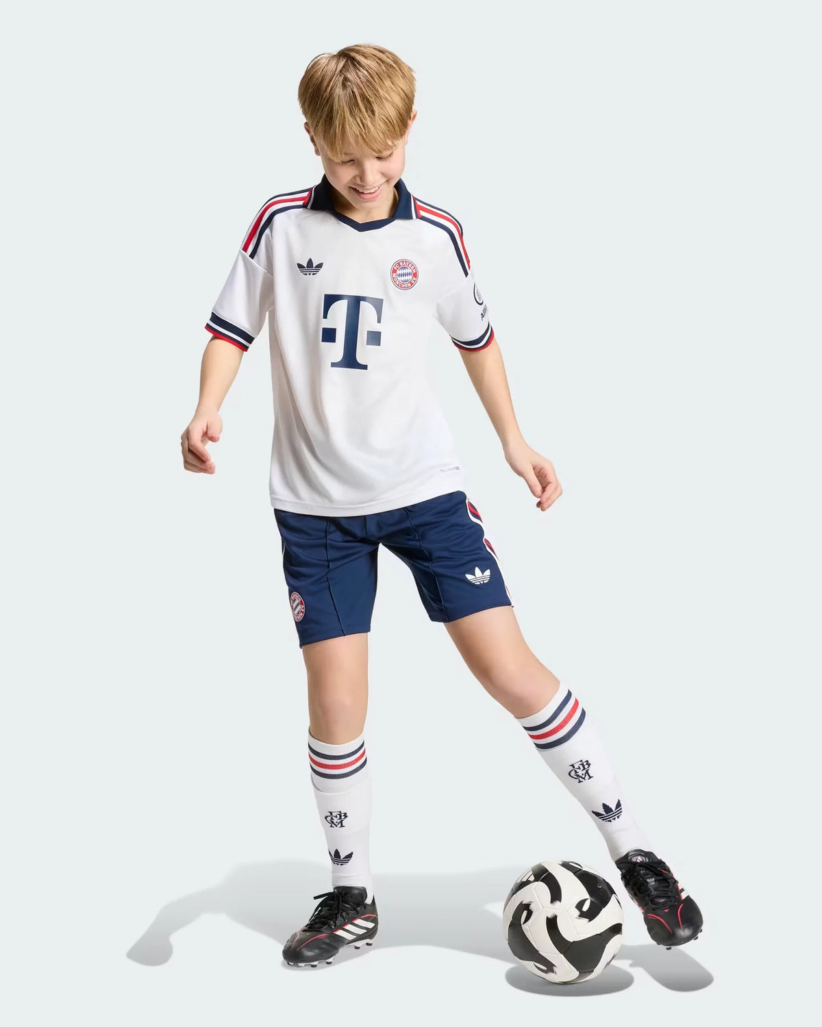 Bayern Munich 26-27 Away Kids Kit - Detail