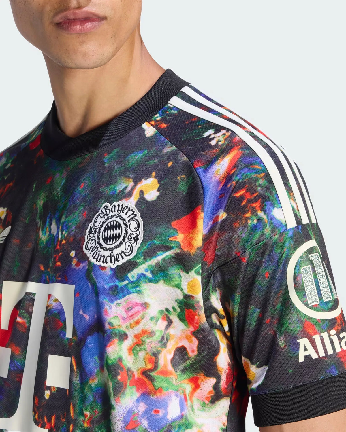 Bayern Munich 26-27 Fourth Wiesn Jersey - Detail