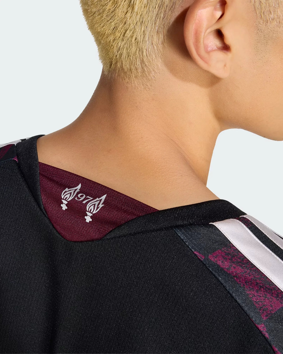 Liverpool 26-27 Long Sleeve Third Jersey - Detail