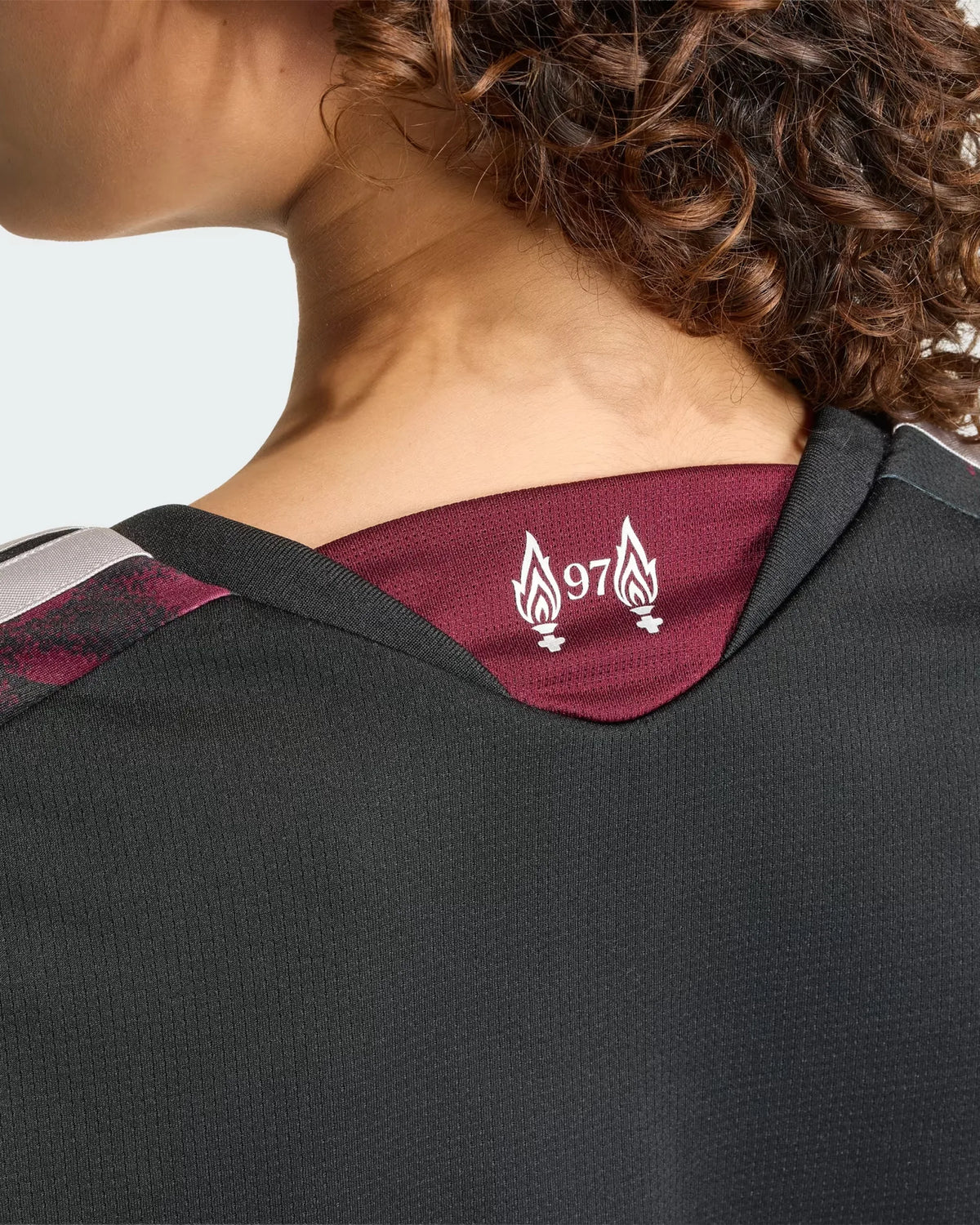 Liverpool 26-27 Third Women's Jersey - Detail