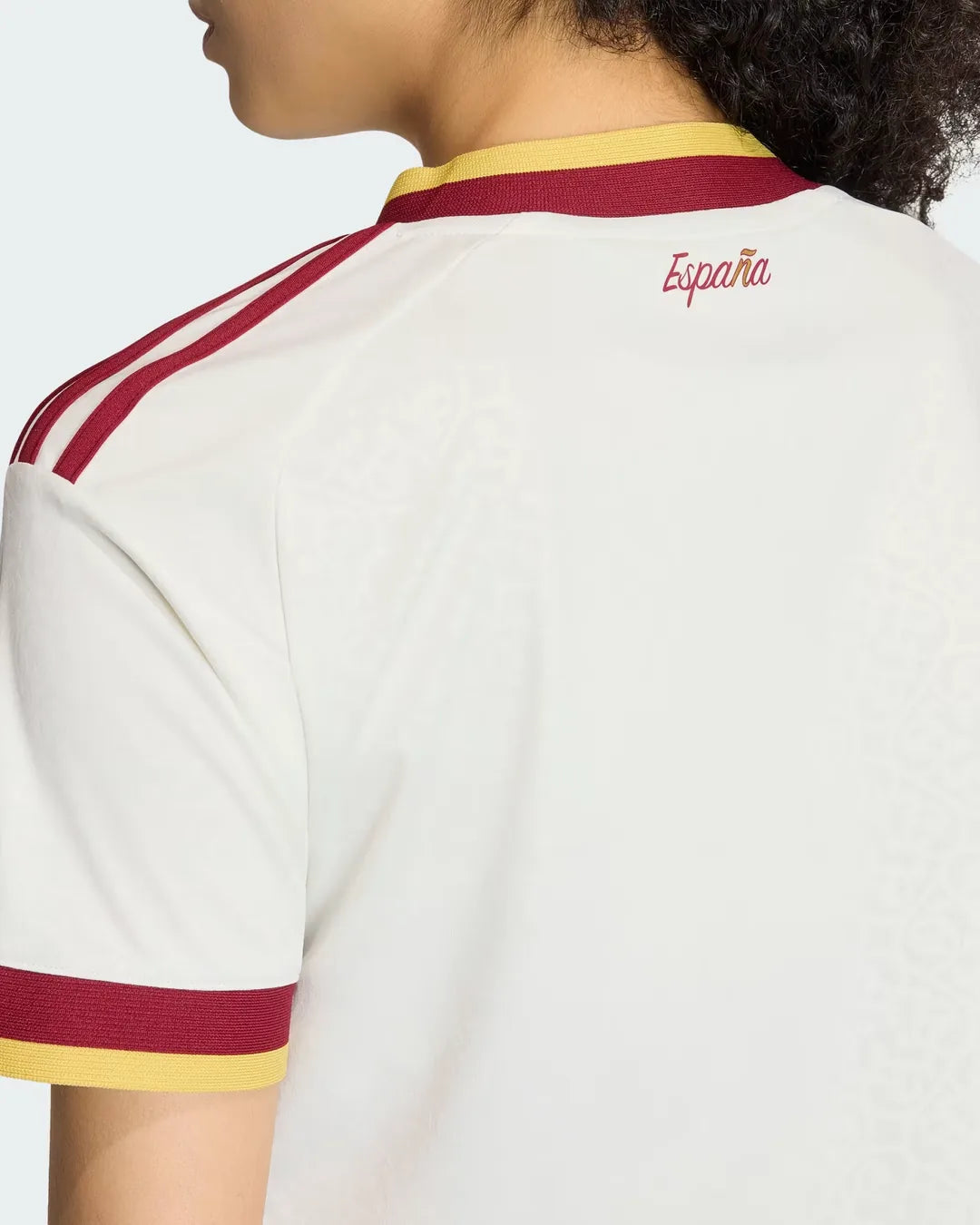 07-spain-2026-away-womens-cropped-jersey-detail-1.webp