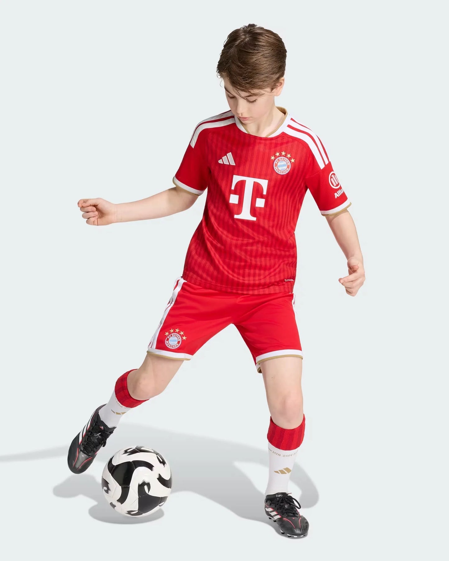 Bayern Munich 26-27 Home Kids Kit - Detail