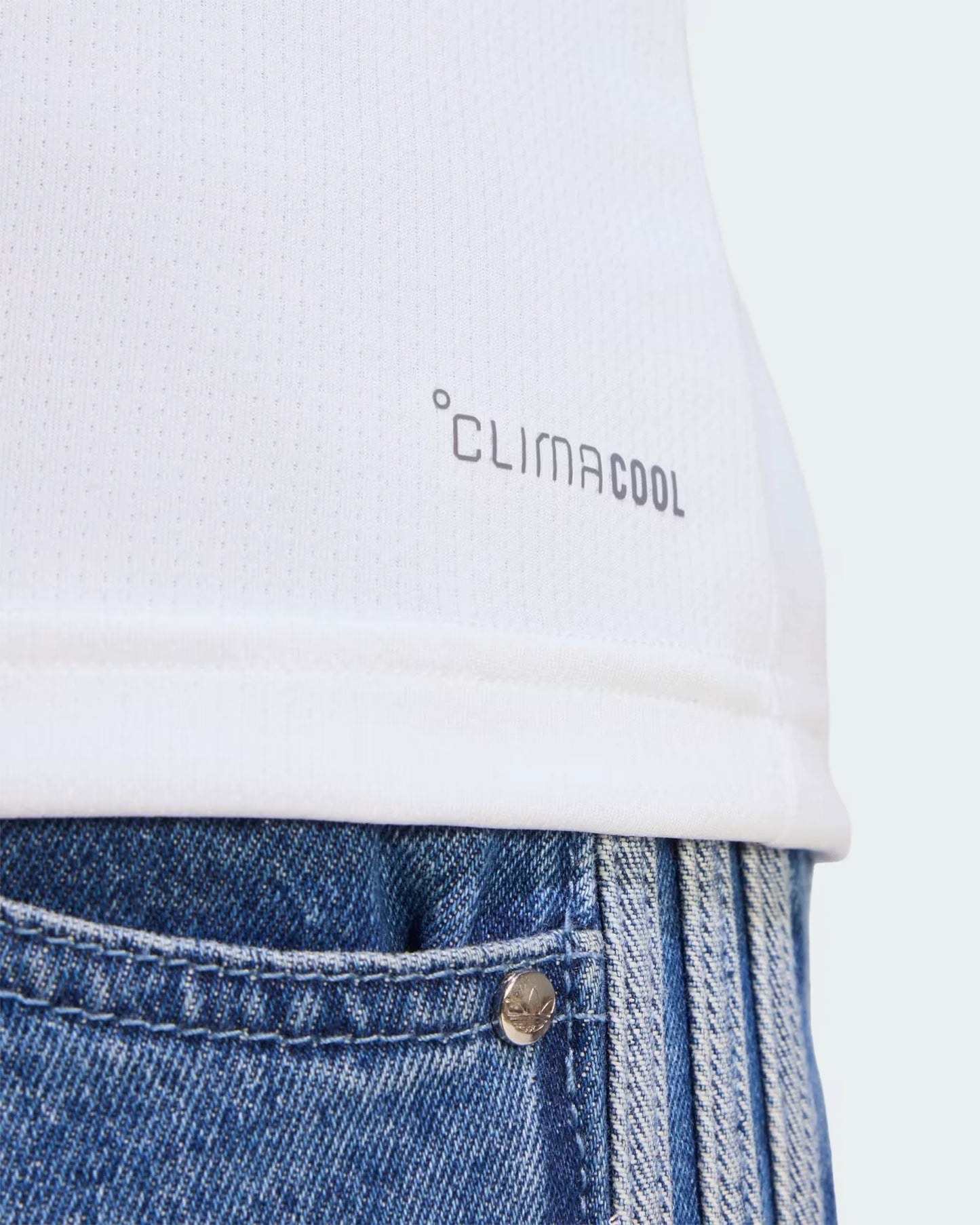 Real Madrid 26-27 Home Women's Jersey - Detail