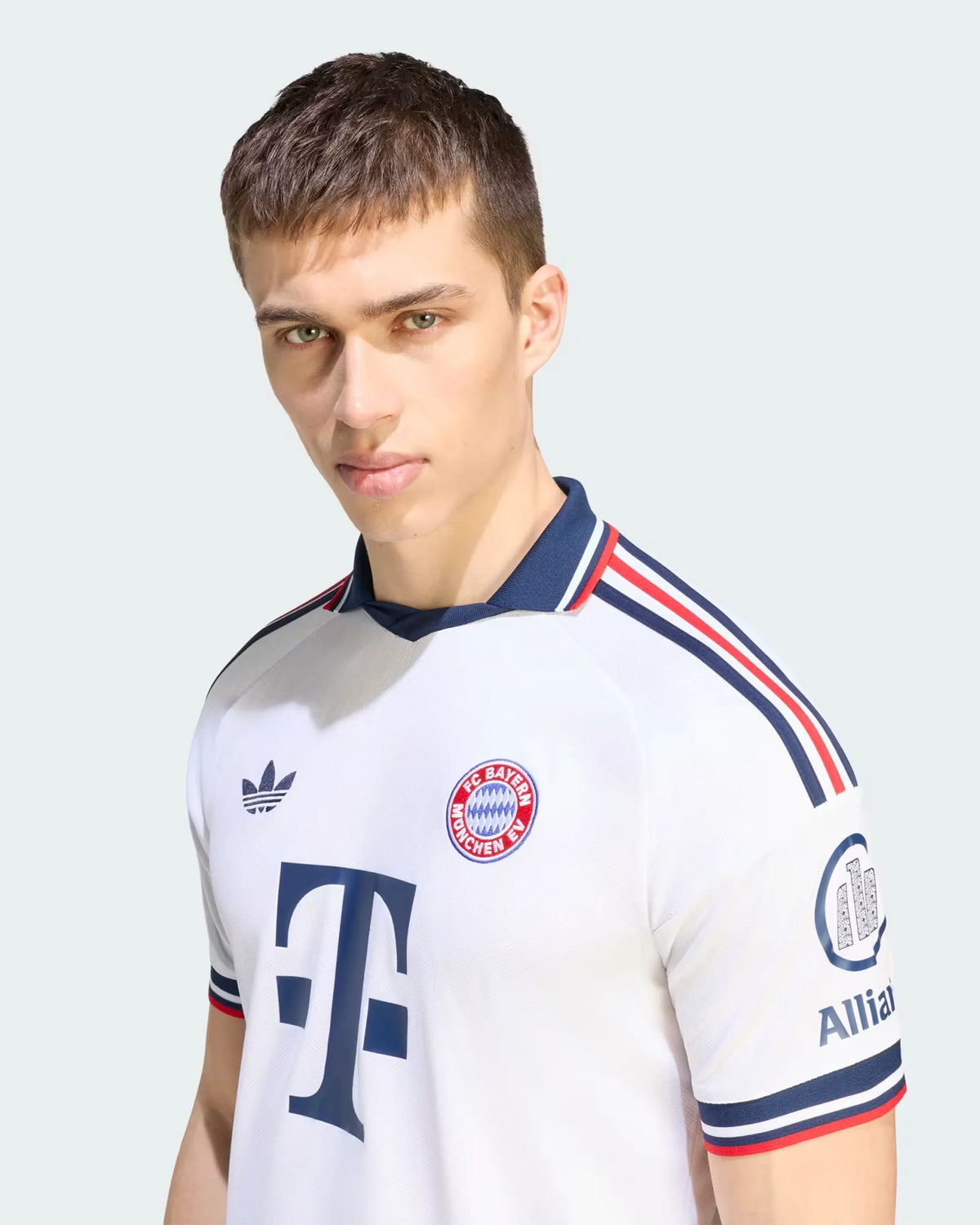 Bayern Munich 26-27 Away Jersey - Detail