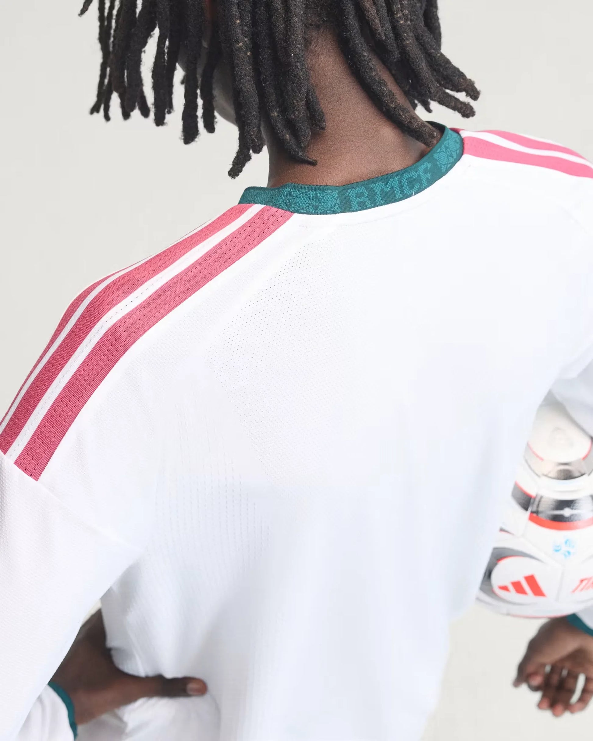 Real Madrid 26-27 Player Version Long Sleeve Home Jersey - Detail