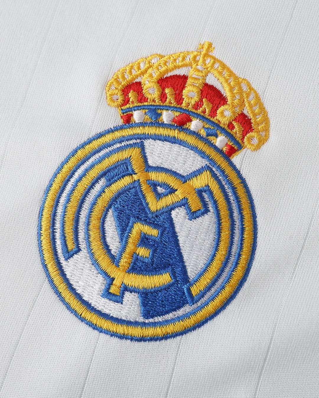 Real Madrid 2006-07 Home Retro Jersey
