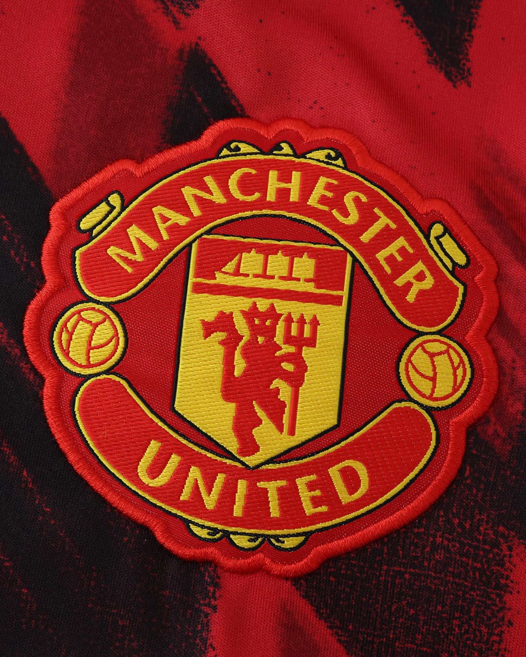 Manchester United 25-26 Training Jersey