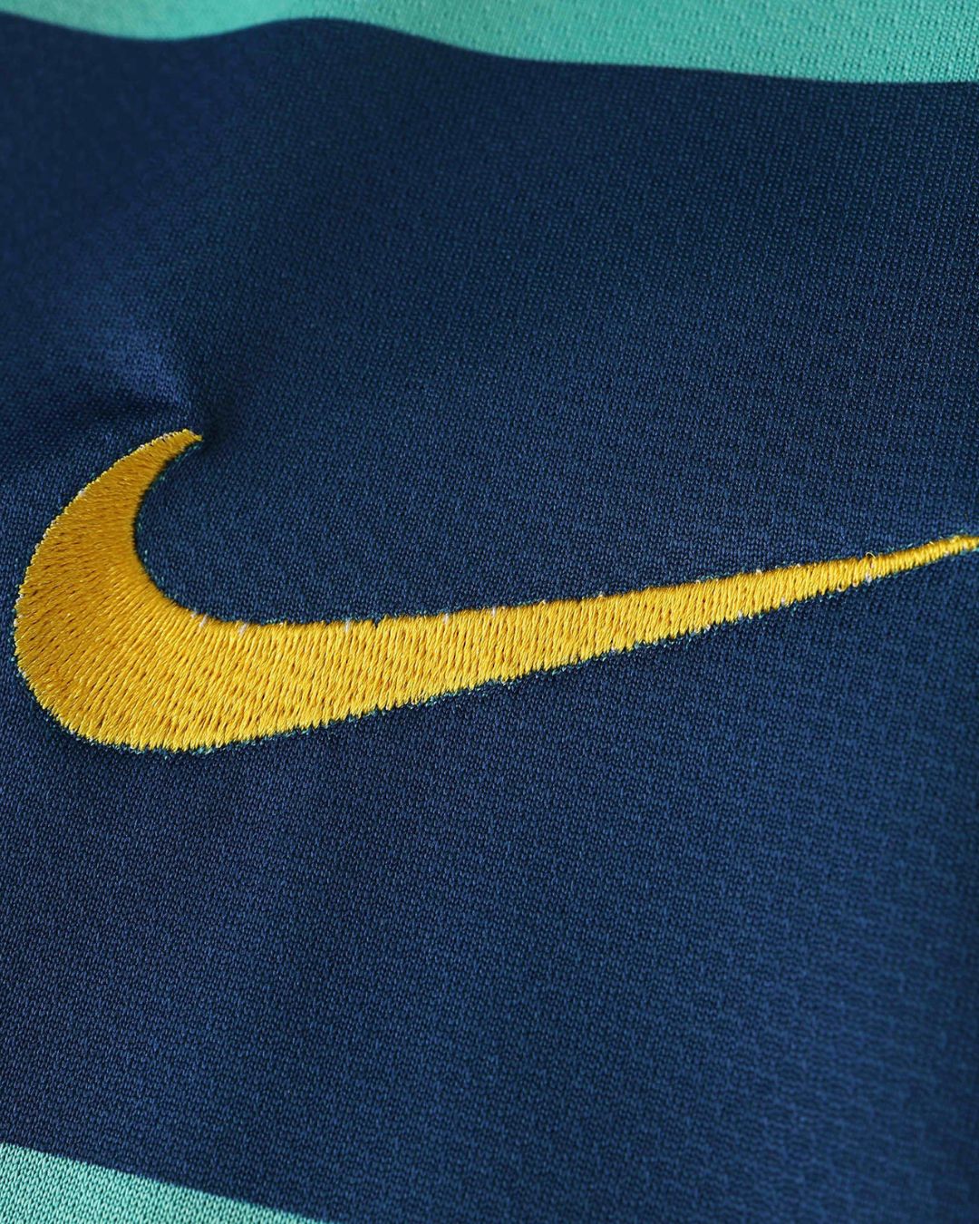 Barcelona 10-11 Away Retro Jersey