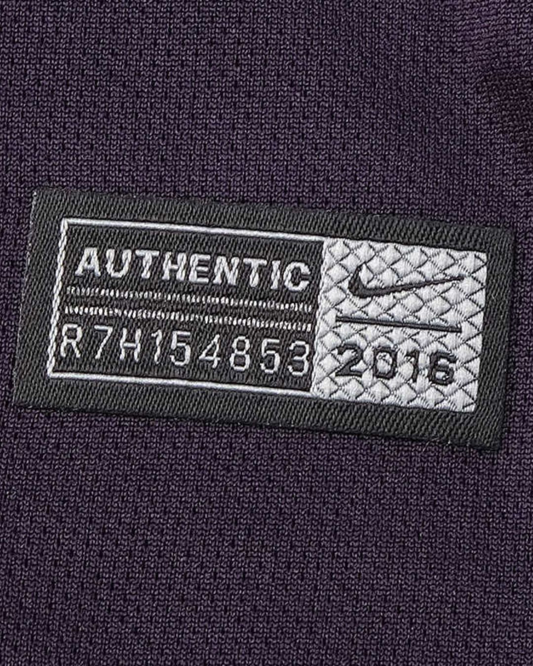 Barcelona 16-17 Away Retro Jersey